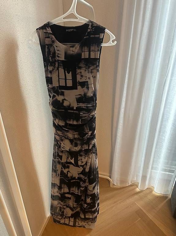 Robes: Kleid – D'occasion à Aarburg par DonjetaK