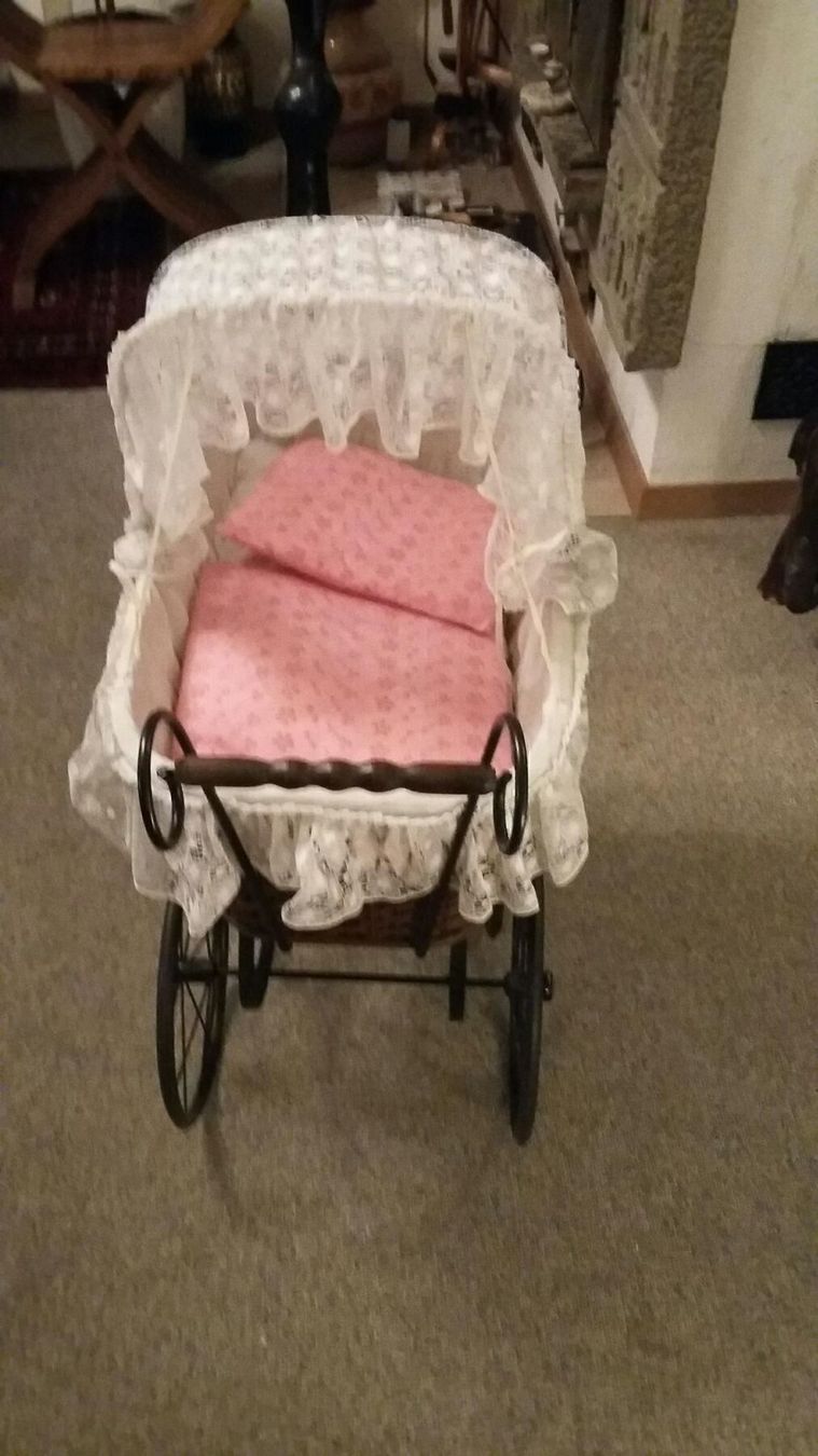 Kinderwagen: Antik Korb baby wageli mit dantell dach – Gebraucht aus Bern von Imamrashed 1