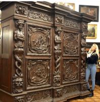 Große antiker schrank , Luxuriöser antiker Kleiderschrank