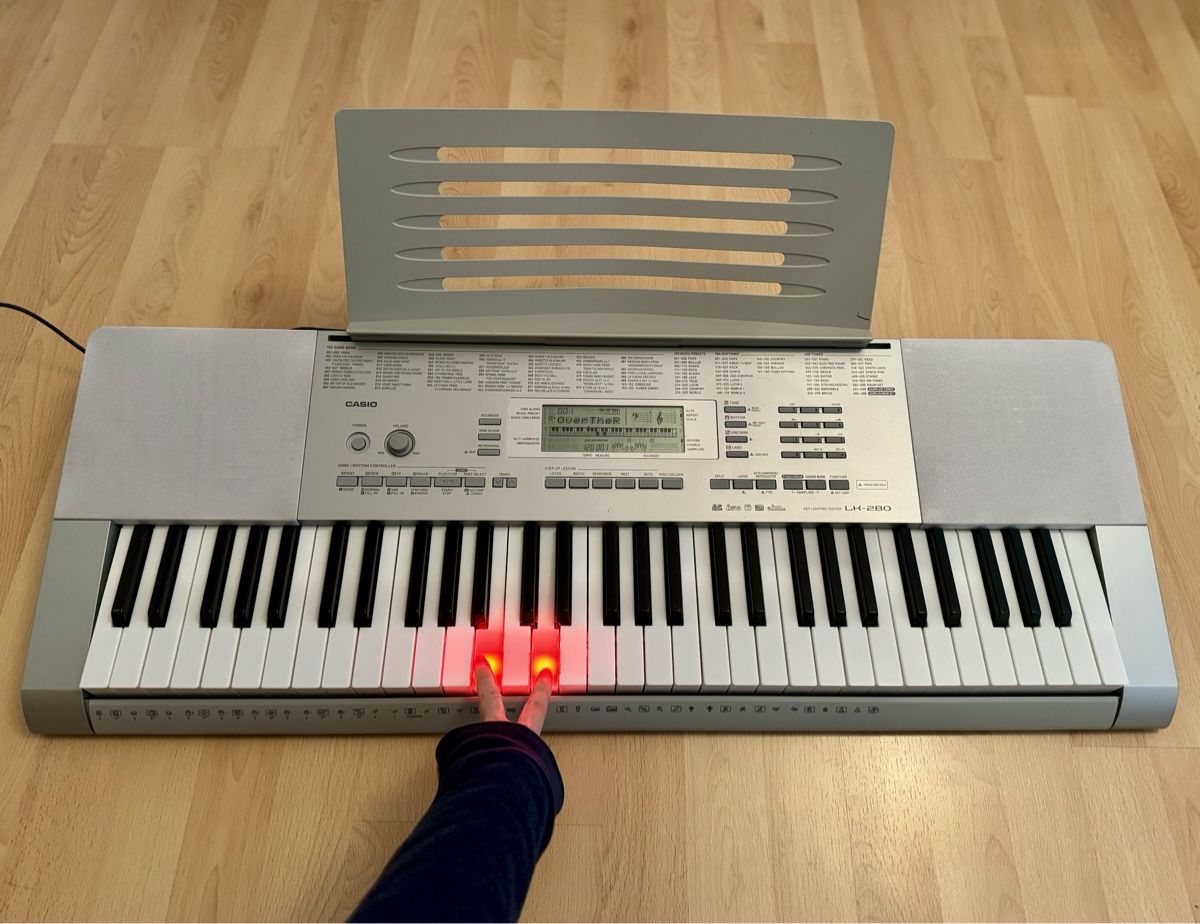 Casio Musikinstrumente: Casio Piano LK-280 mit 61 Tasten – Gebraucht aus Schüpfen von  1