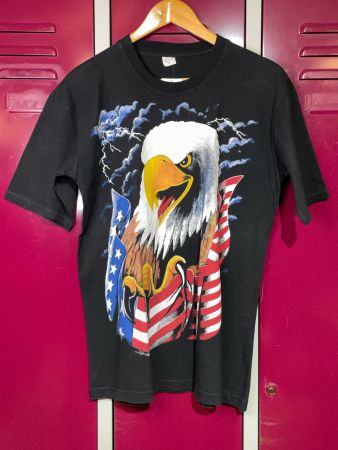 VINTAGE AMERICAN FLAG & EAGLE T-SHIRT SZ: M