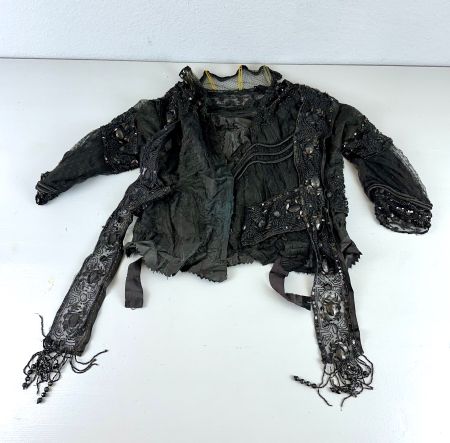 ♦️ SELBSTGENÄHTE JACKE MIT PERLEN & SPITZE AB 1.- !!!