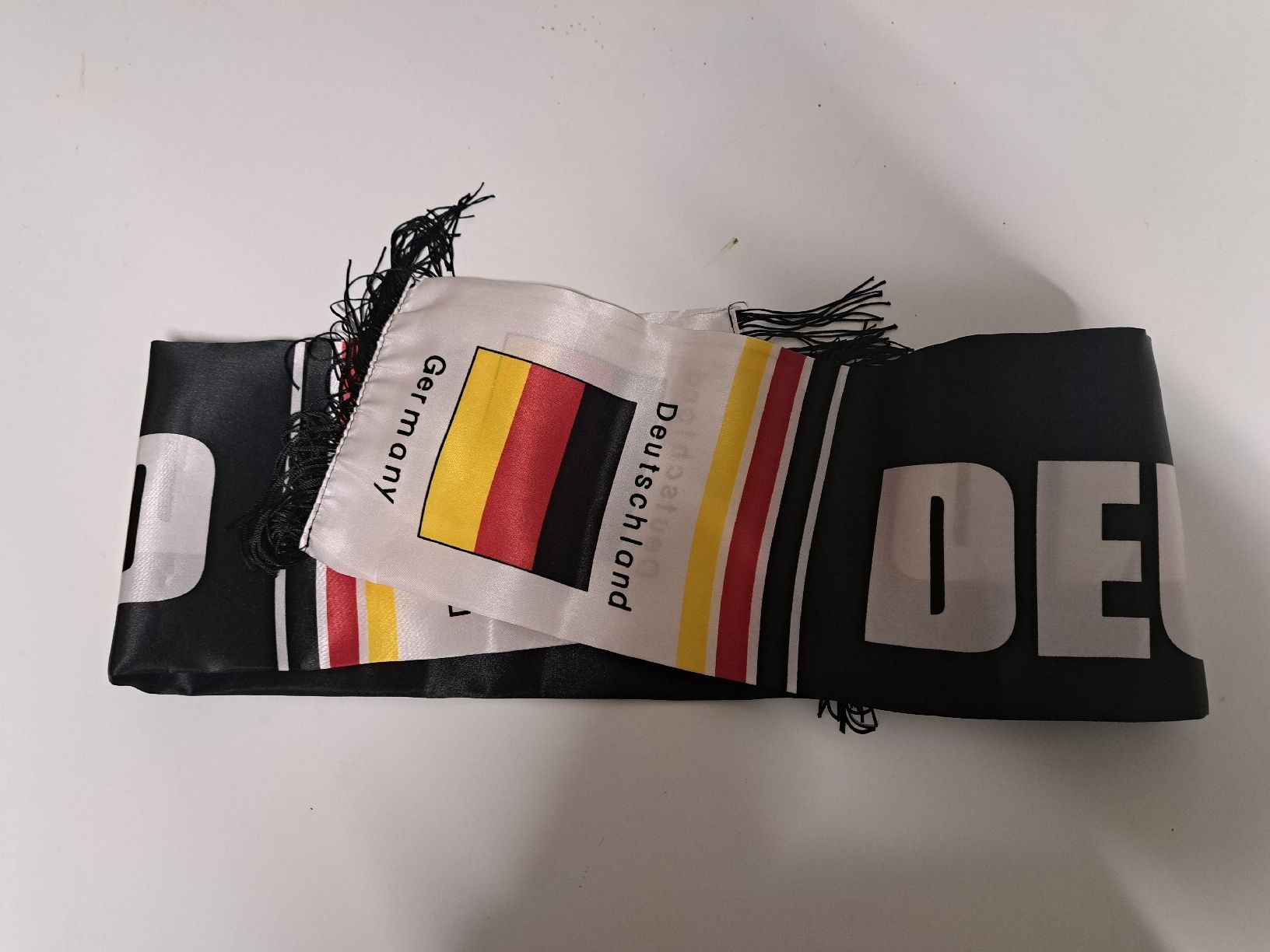 Foulard & Sciarpe: Schal Deutschland – Usato da Triesenberg venduto da Anastasia26 1