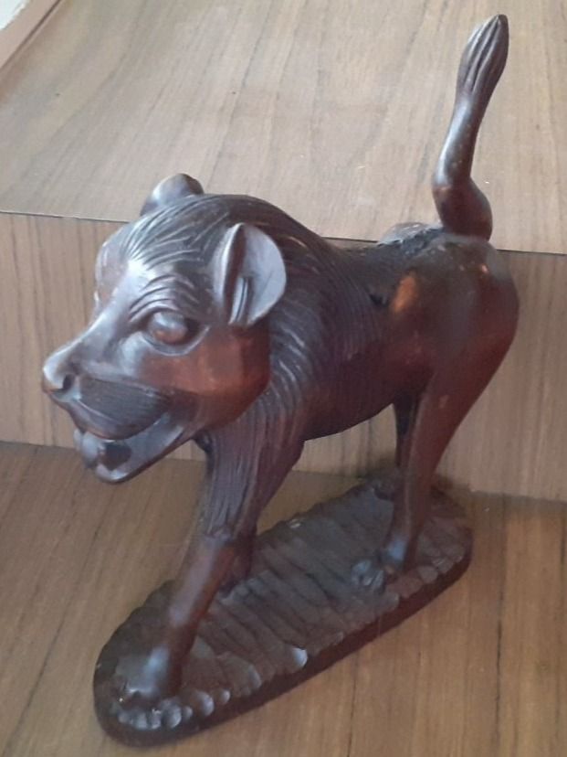 Skulpturen & Statuen: Holzfigur Skulptur Löwe – Gebraucht aus Mörschwil von antiksalon 1