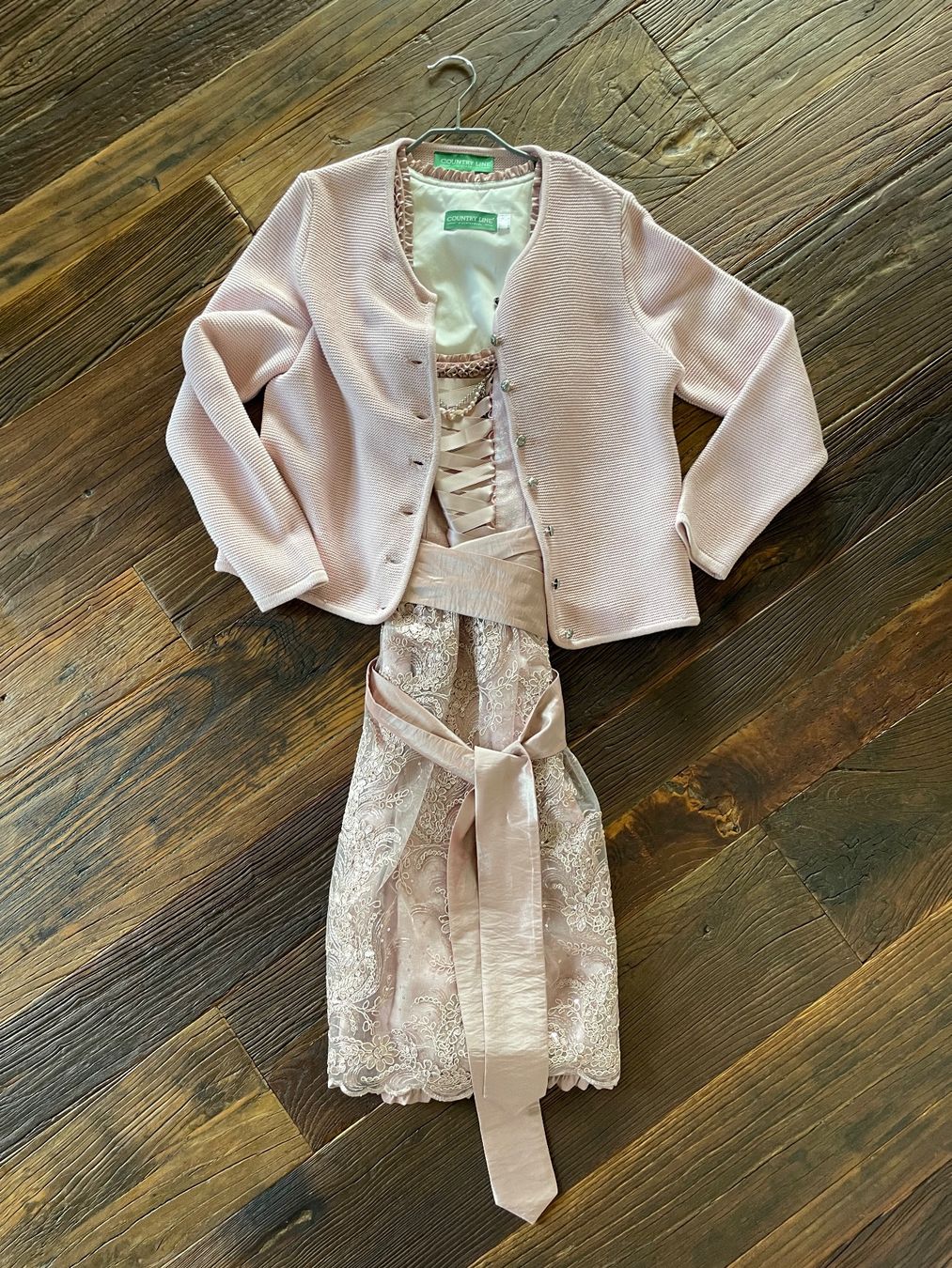 Kostüme: Dirndl mit Jacke, Country Line, rosa, Gr. 40 – Gebraucht aus Balzers von Golf-Lady