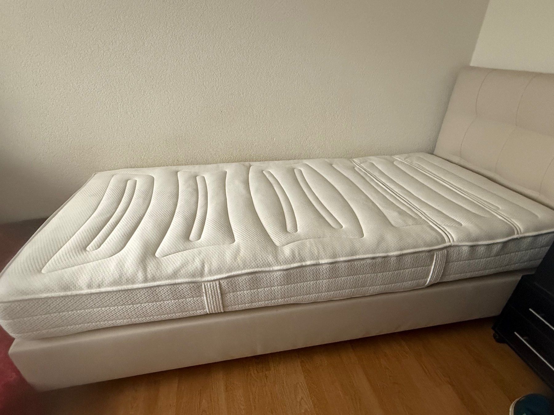 Letti: Bett Boxspring mit Kopfteil 100x220cm – Usato da Biberist venduto da Esoem 1