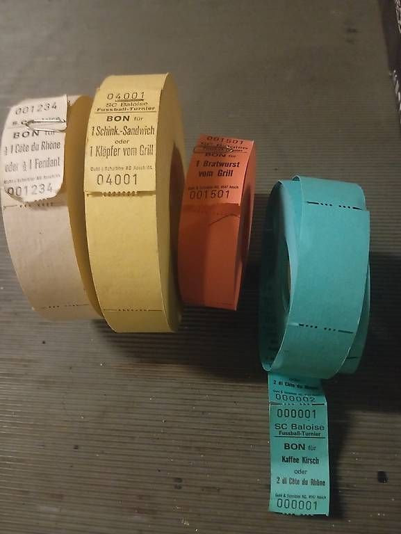 Dekobänder: 4 rollen Coupons Vintage – Gebraucht aus Basel von Petergunn