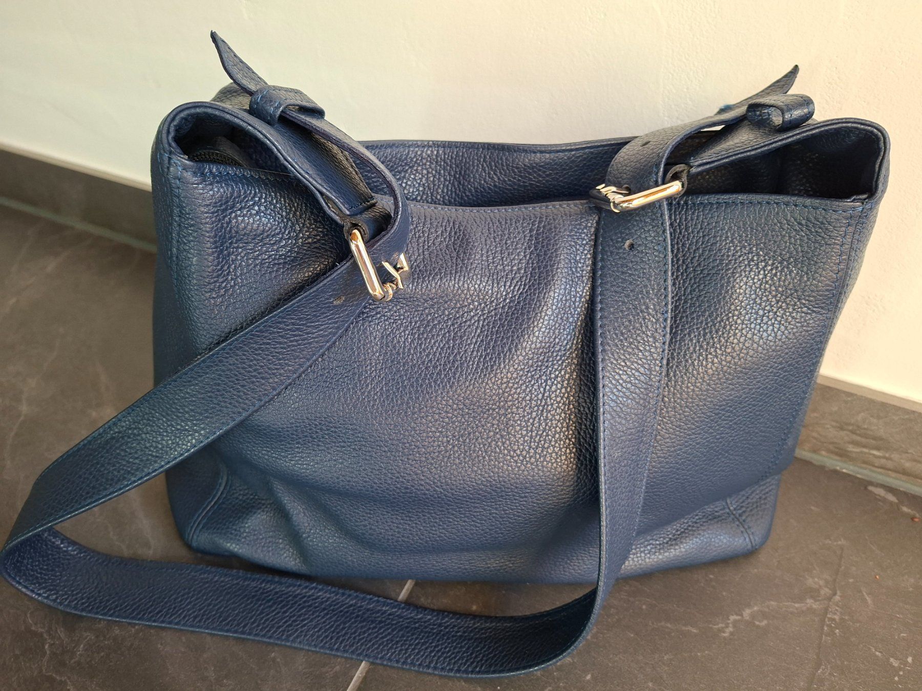 Taschen für Damen: Damenhandtasche – Neu (gemäss Beschreibung) aus Saanen von Mirialveda 1