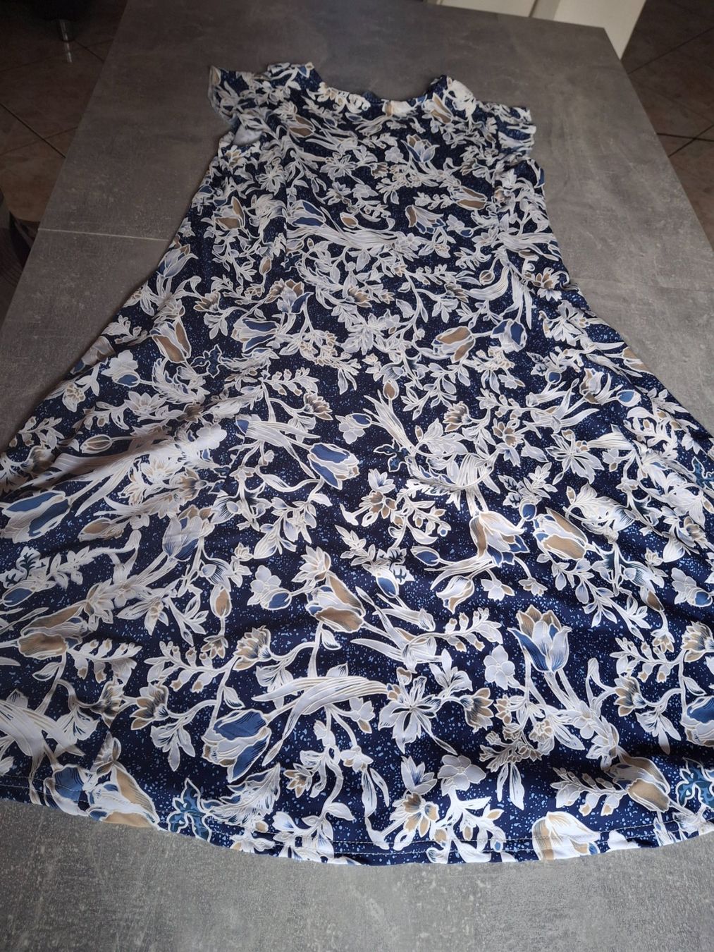 Vestiti: Robe taille 46/48 marque Vetistyle – Usato da Villiers venduto da san_jn5w 1