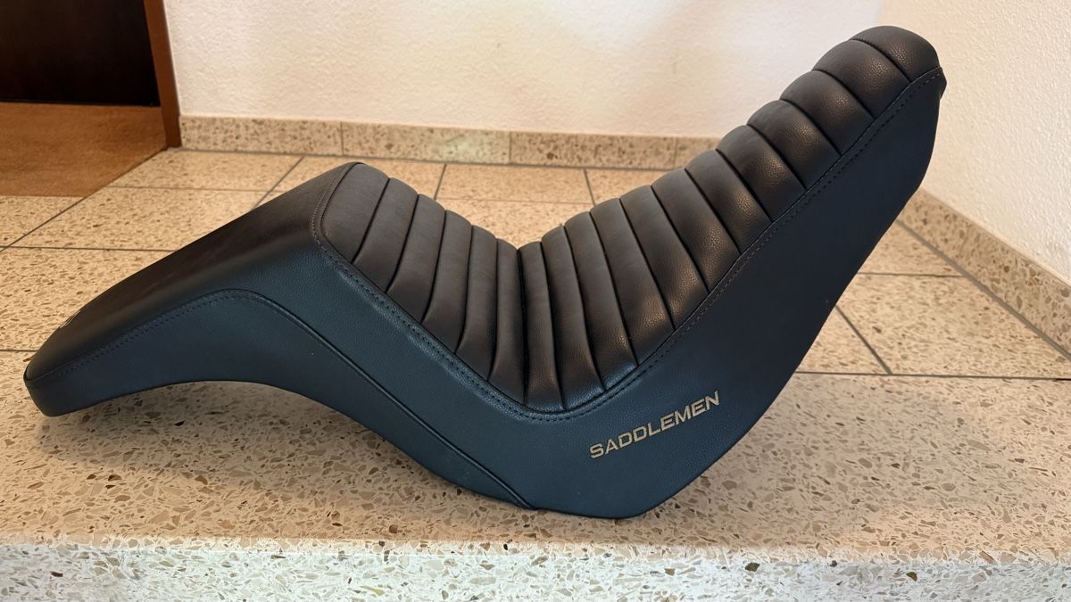 Harley-Davidson Alle Motorradersatzteile: Saddlemen Seat HD Low Rider S – Gebraucht aus Savognin von Bonseii