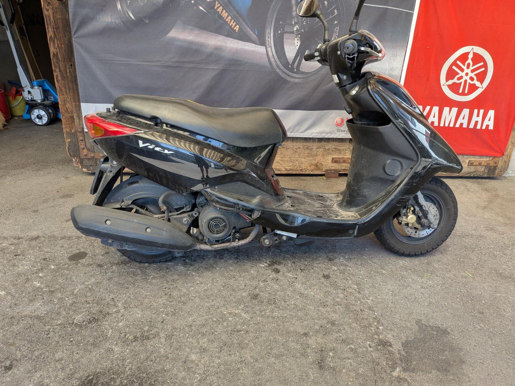 Yamaha Scooter: Yamaha XC125E Vity Roller Scooter ab 1.- Fr – Difettoso da Steinen venduto da cg55hm