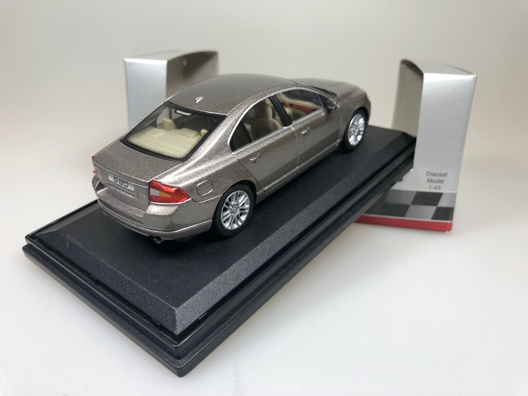 Volvo Modellautos: Volvo S80 - Motorart - 1:43 – Gebraucht aus Widen von Himan 1