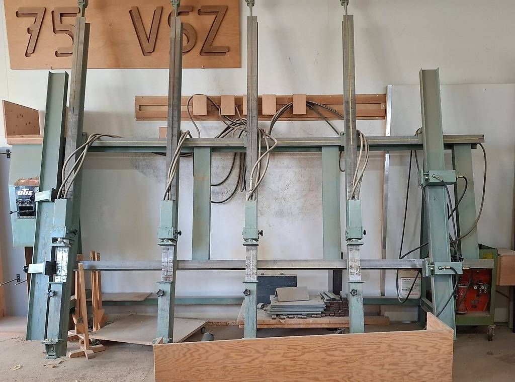 Tutte le macchine: Hydraulische Rahmenpresse, Leimständer. Utis. – Usato da Mönchaltorf venduto da Casolin 2