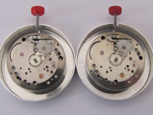 Bulova Orologi: 2 BULOVA Automatic Uhrwerke, 10 COAC USA. NOS – Nuovo (secondo la descrizione) da Pieterlen venduto da Flipper0 3
