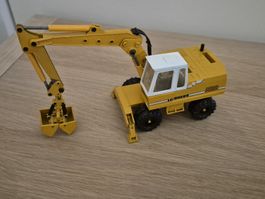 Schöner Liebherr Bagger 912, bespielt, gut erhalten!