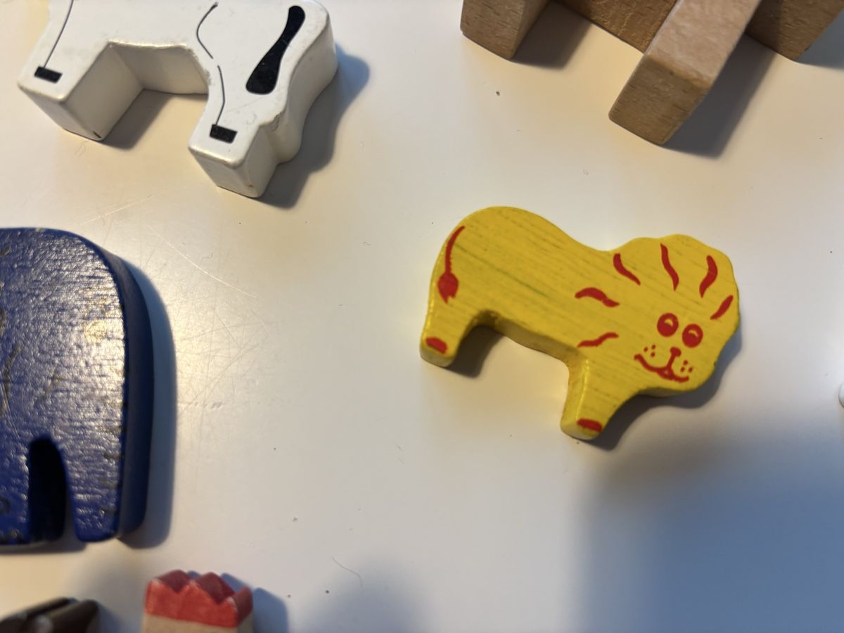 Spielzeuge: Holztiere Set, Spielzeug – Gebraucht aus Zürich von Mosara 4