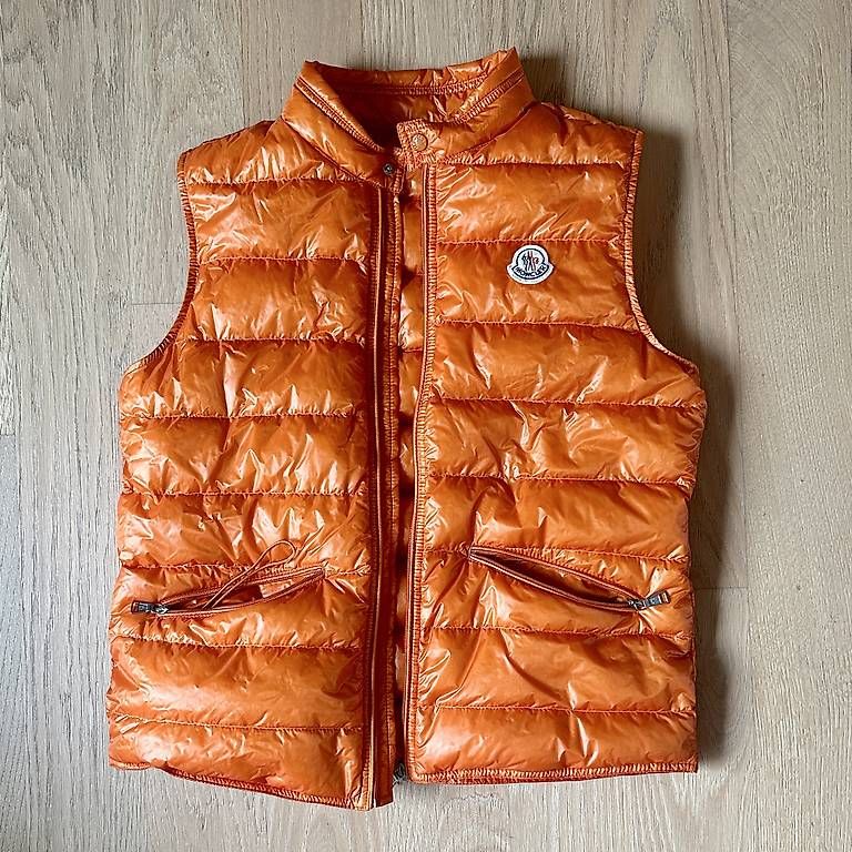 Moncler GUI doudoune sans manches orange 14 ans / 14A (Gebraucht) in ...