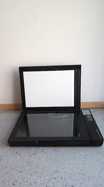 Epson Scanner: Scanner Epson Perfection V300 Photo – Gebraucht aus Lausanne von pie_n2mq 1