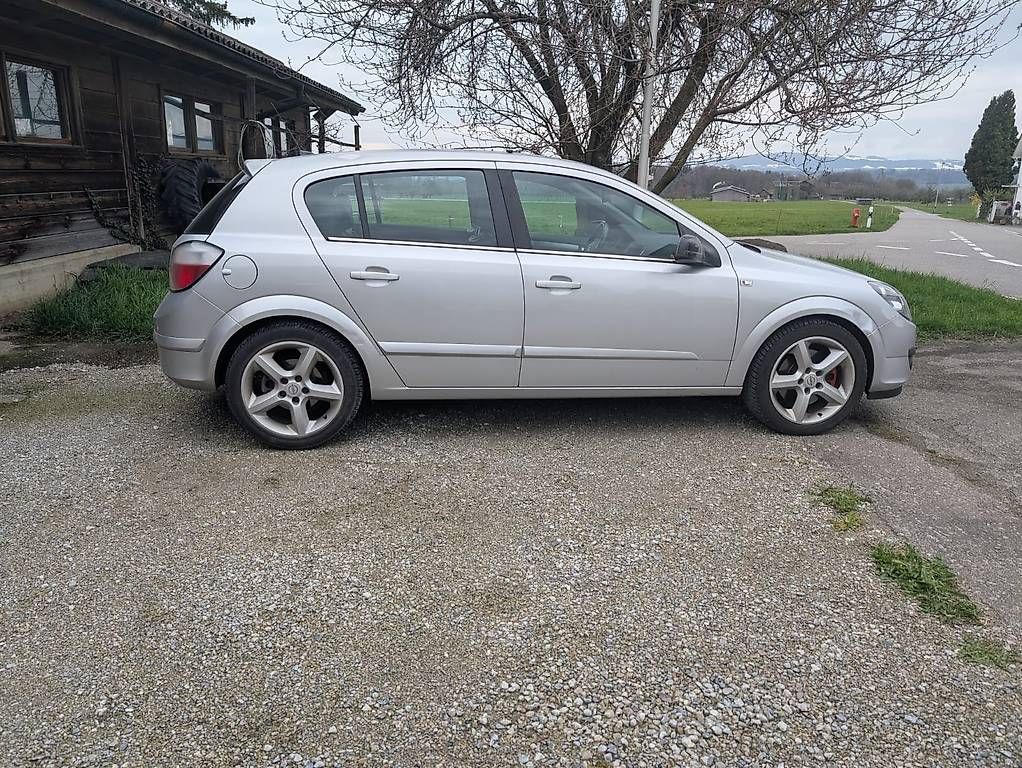 Opel Automobili: Opel Astra H – Usato da Luzern venduto da Don_Kuttron 2