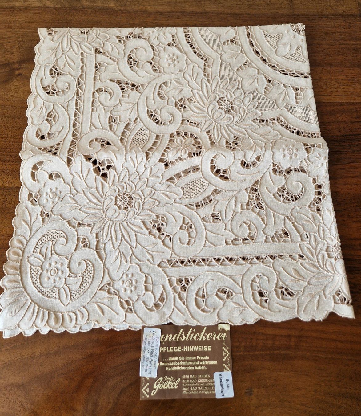 Altra biancheria da tavola: Wunderschöne Tischdecke, Handarbeit 85x83cm – Nuovo (secondo la descrizione) da Bern venduto da Antikbatik 9