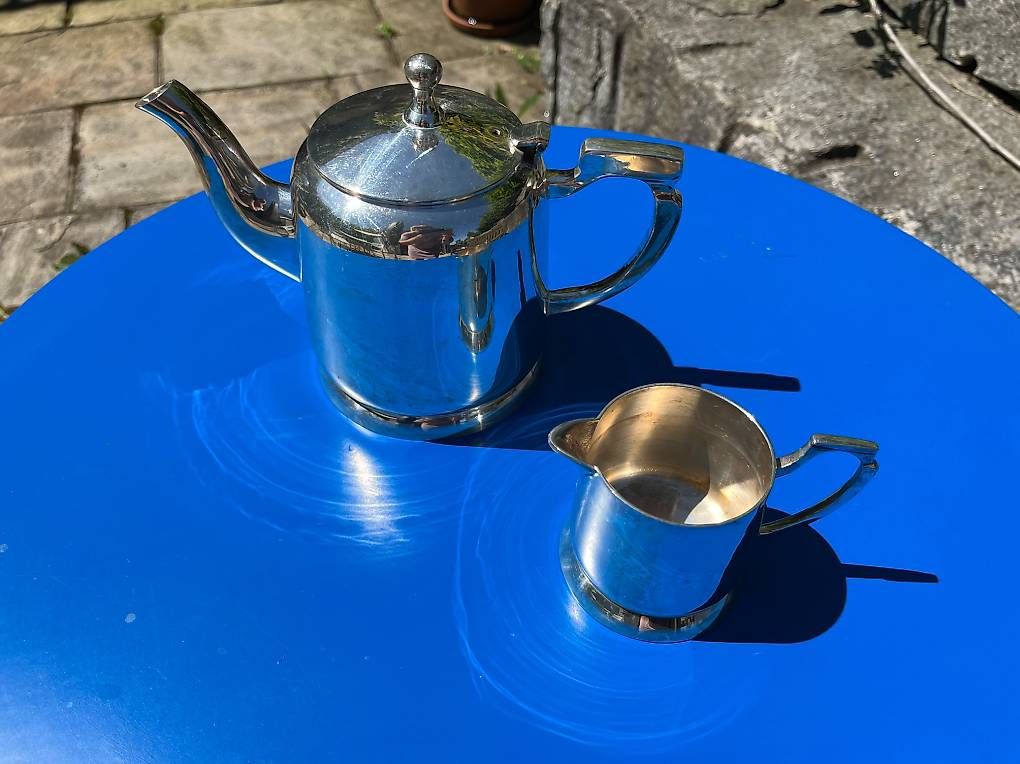 Teekannen: Teekanne mit Milchgiesser versilbert, tea for two – Gebraucht aus Altendorf von kelwitt0 1