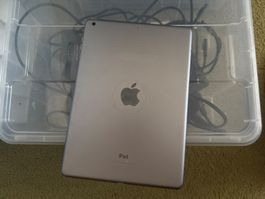 Ipad Air 16Gb - A1474 - Kein icloude / guter Zustand