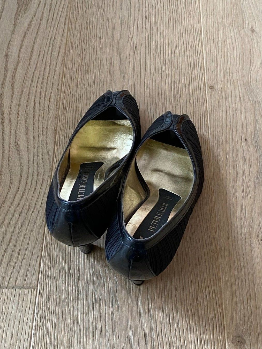 Kaiser Scarpe da donna: Peter Kaiser Pumps Schwarz Grösse 37.5 – Usato da Lachen SZ venduto da Richital 1