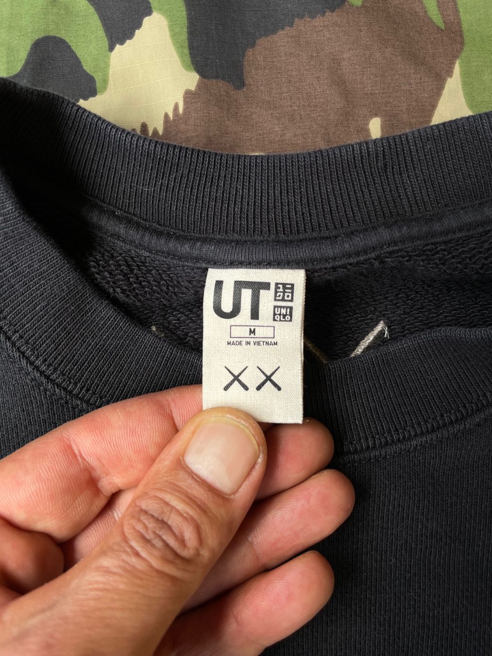 Maglioni & Felpe: Uniqlo X Kaws pulllover Sz M – Usato da Zürich venduto da le_souk 3