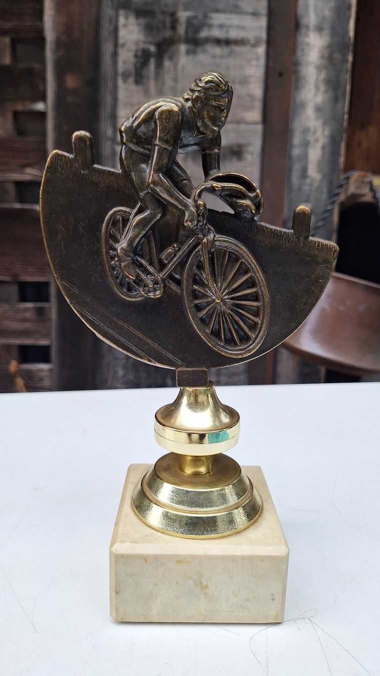 Autres collections & raretés: Velo Trophy, Radsport Trophäe, Vintage – D'occasion à Weinfelden par JoeBaer 1