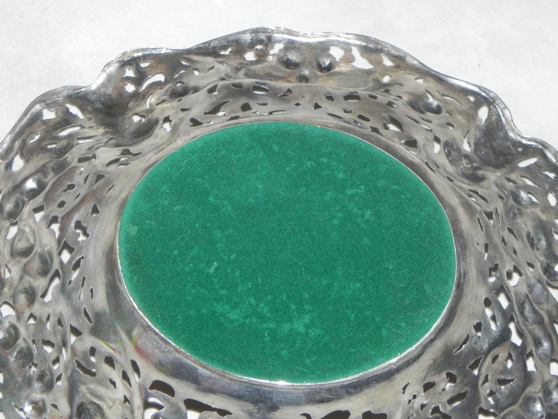 Schalen: Vintage grösse versilberte Schale Rosendesign - durchbrochen – Gebraucht aus Minusio von Lory64 5