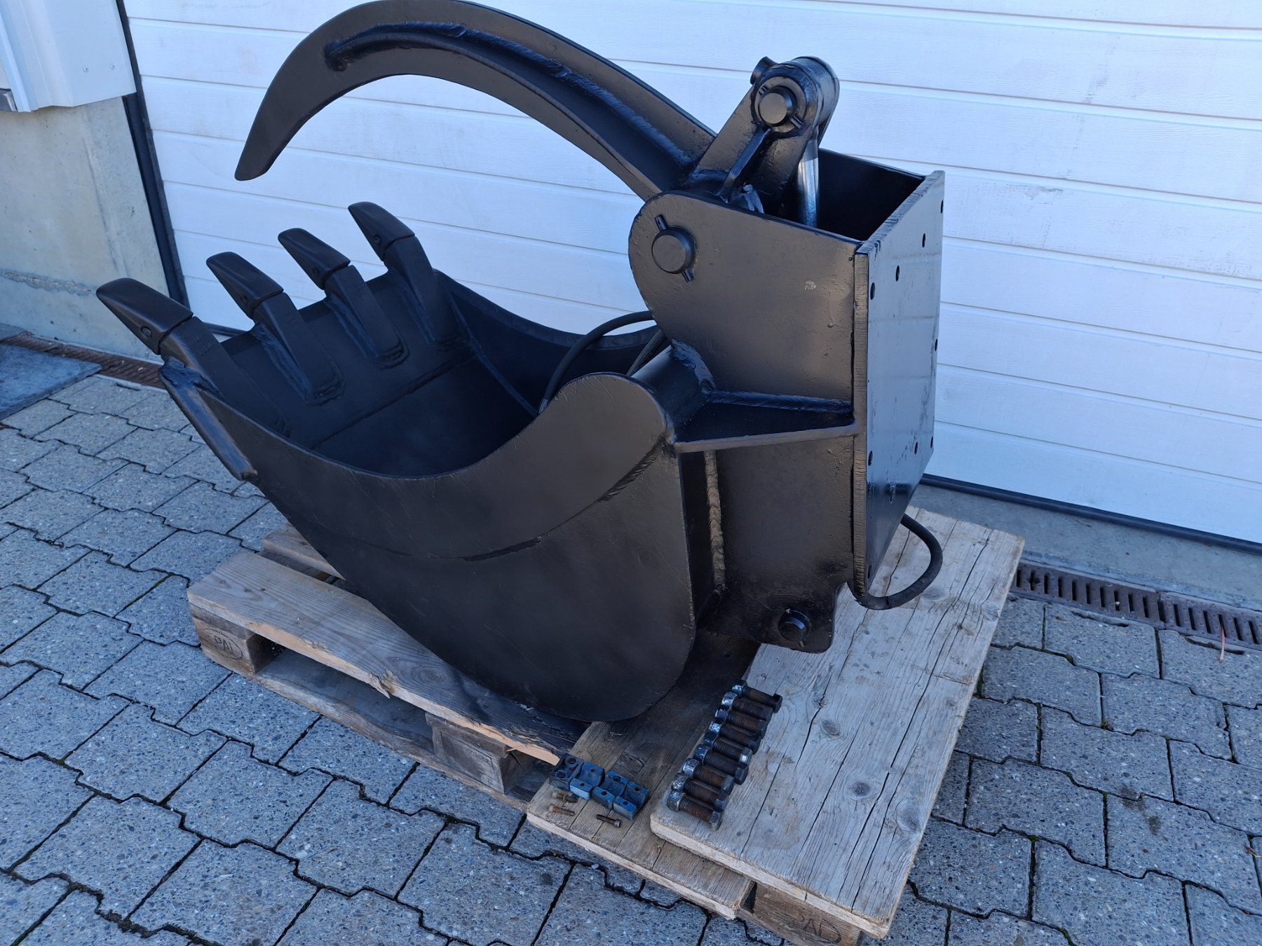 Bagger Löffelgreifer Greifer 60cm für 5-8 t - Bagger (Gebraucht) in ...