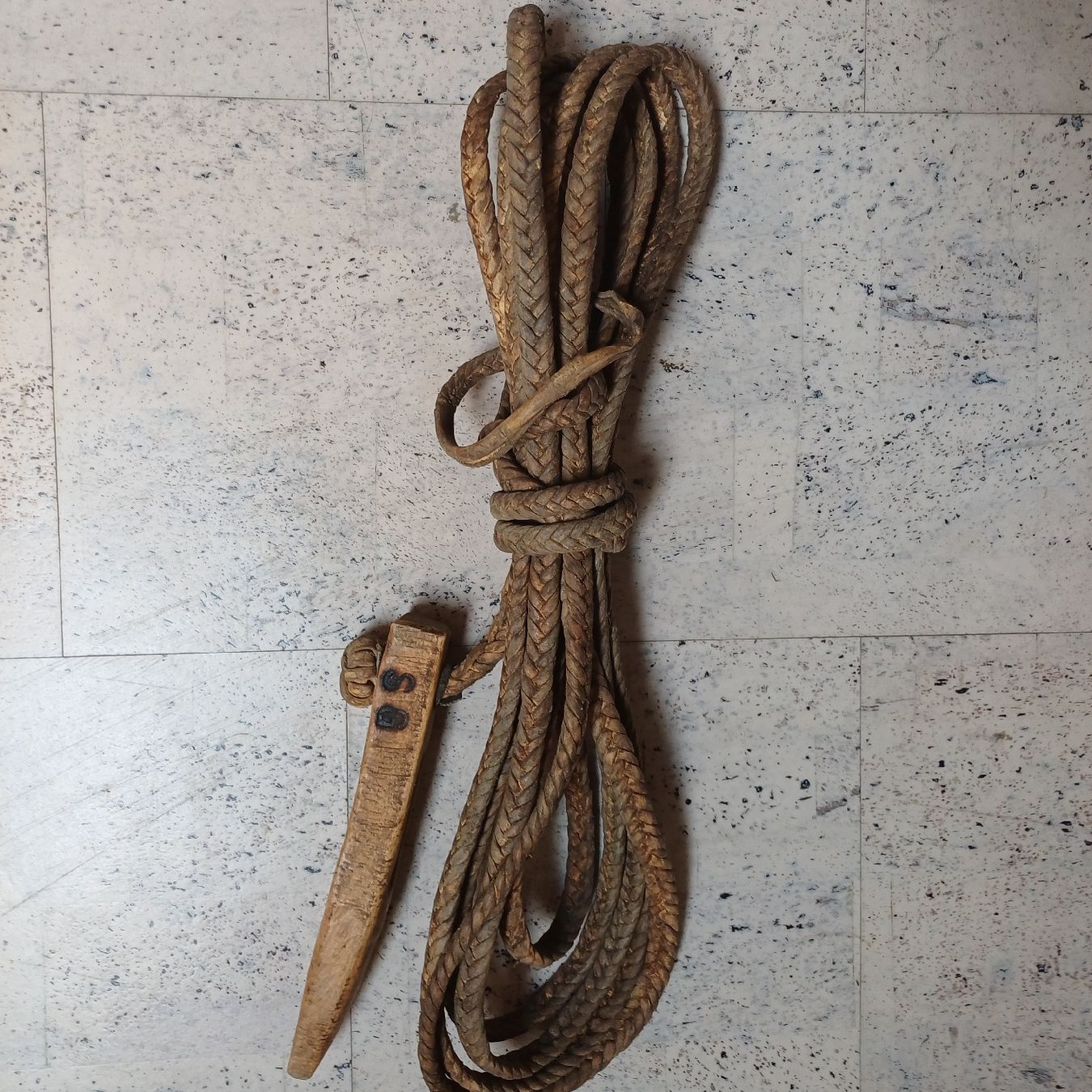 Corde: Heuseil aus Kuhhaut geflochten – Usato da Trimmis venduto da grrose