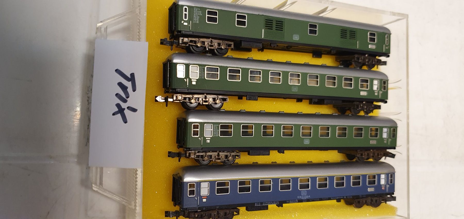 Trix Modellini di ferrovie: MINITRIX: 4 X DB PERSONEN-/GEPÄCKWAGEN – Usato da Biglen venduto da taunus82