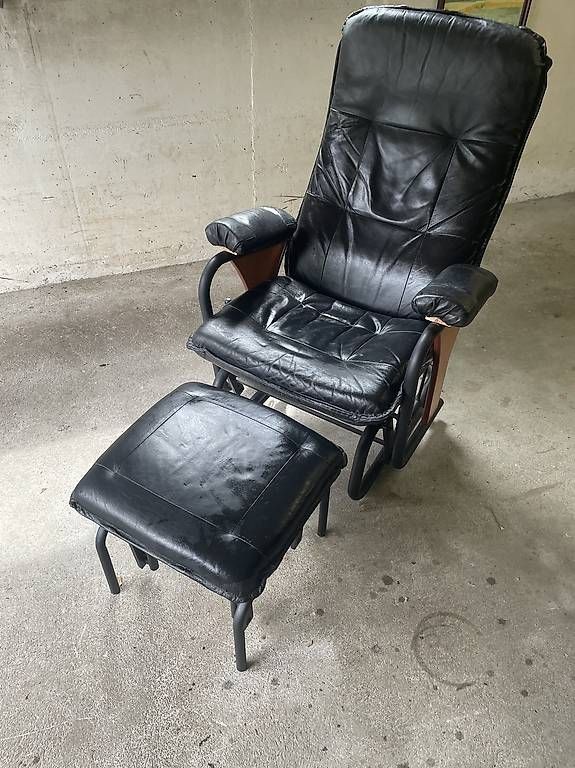 Poltrone: Retro Sessel aus Leder mit Hocker – Usato da Domat/Ems venduto da Buendner2000 4