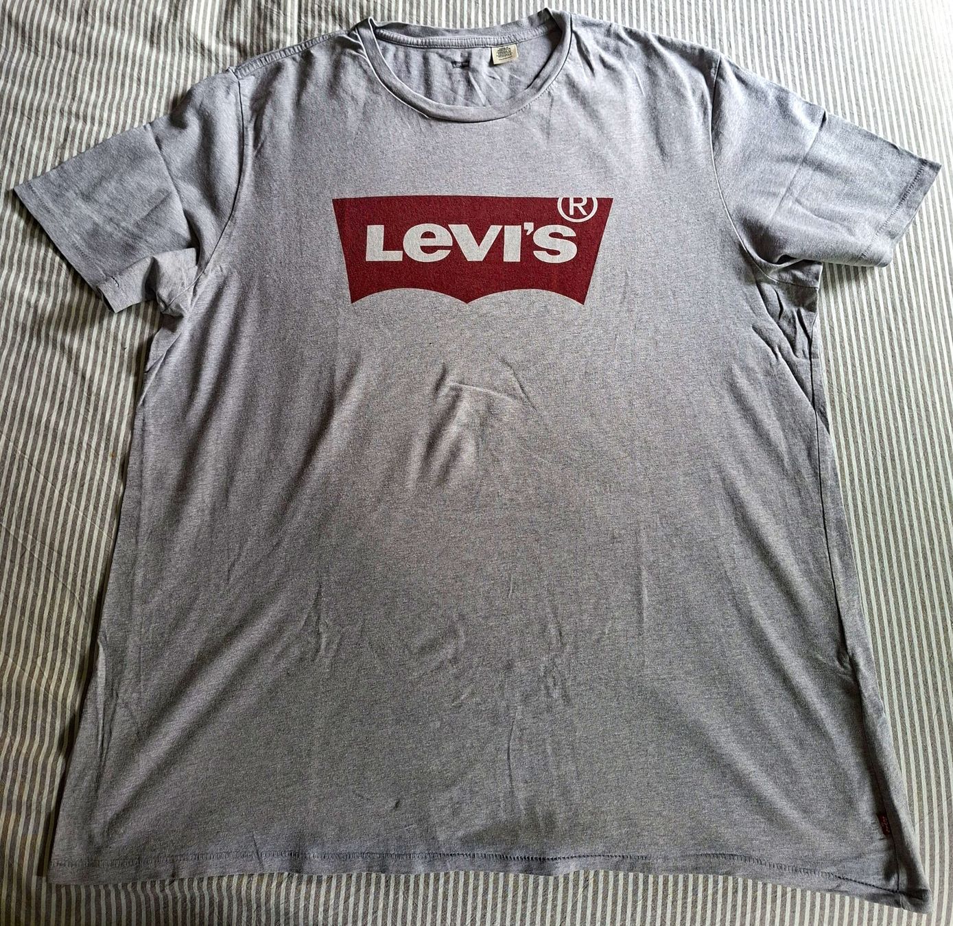 Levi's T-shirt: Levis T-shirt – Usato da Morges venduto da Sakpen