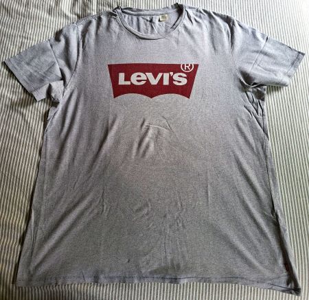 Levis T-shirt
