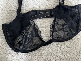 Victorias Secret Spitzen-BH 32DD, schwarz