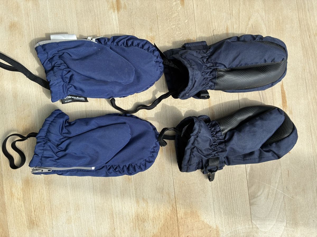 Guanti: 2 Sets Handschuhe für Kinder  – Usato da Wolfwil venduto da NewGirl 1