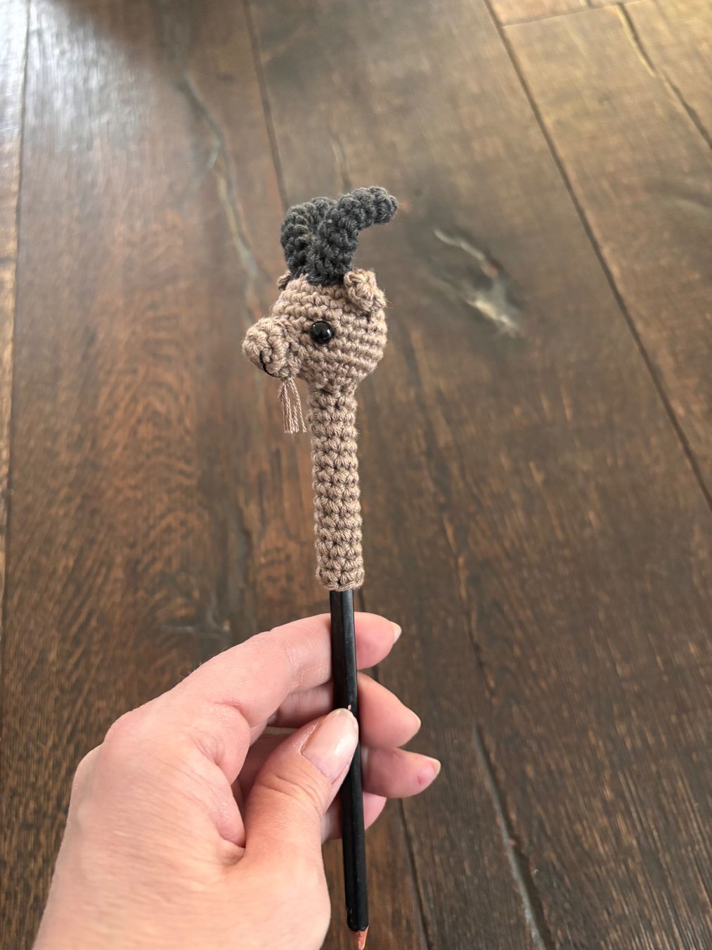 Statuette: Handgemachter Bleistift-Aufsatz: Steinbock🐐 – Nuovo e nell'imballaggio originale da St. Niklaus VS venduto da loumonrohandmade