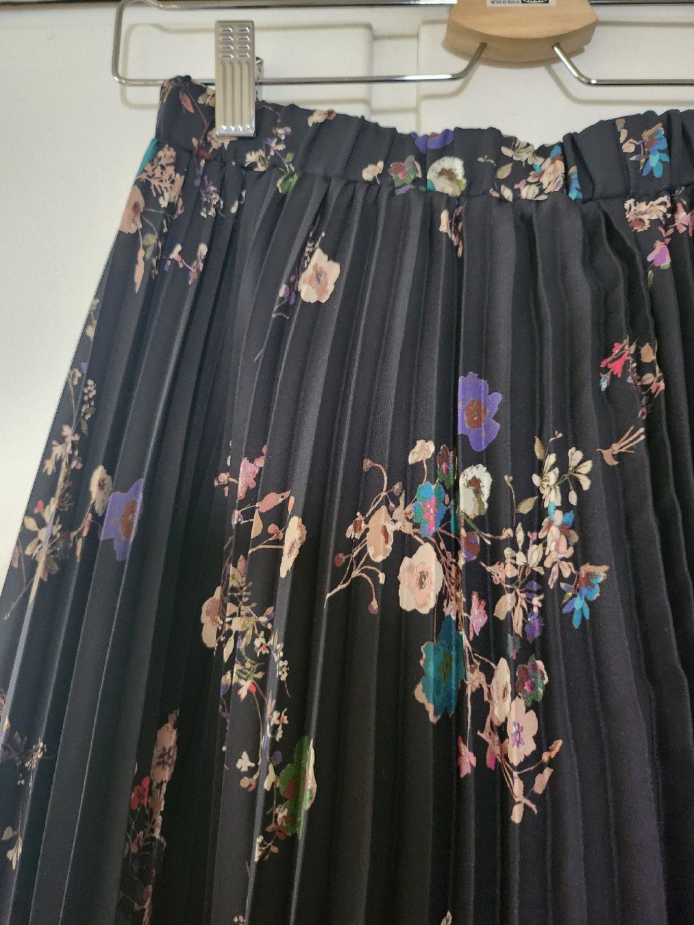 Massimo Dutti Jupes: midi skirt – D'occasion à Schlieren par wik_69lh 1