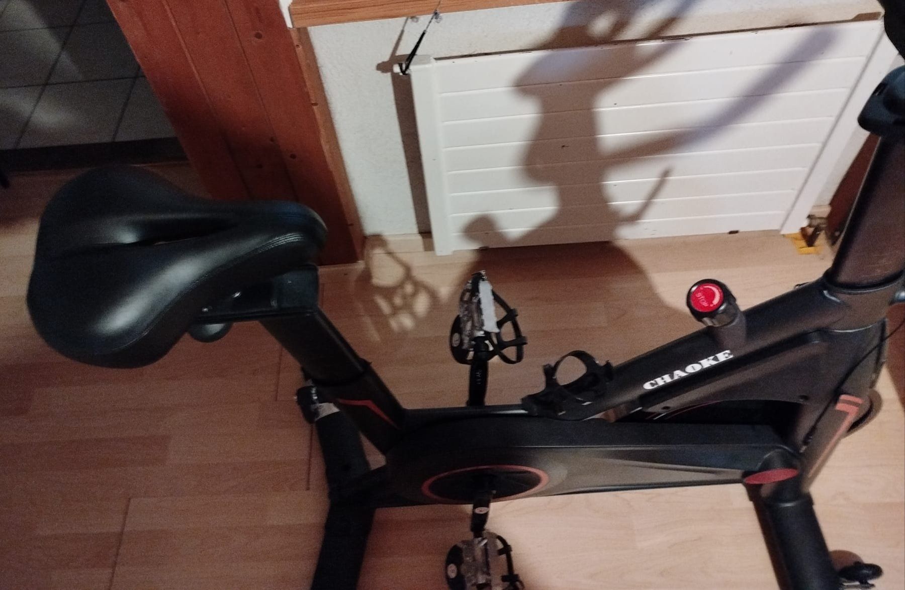 Vélos d'appartement: CHAOKE Heimtrainer mit App Farbe Rot/Schwarz – Neuf (Voir description) à Illnau par Tarzan200 2