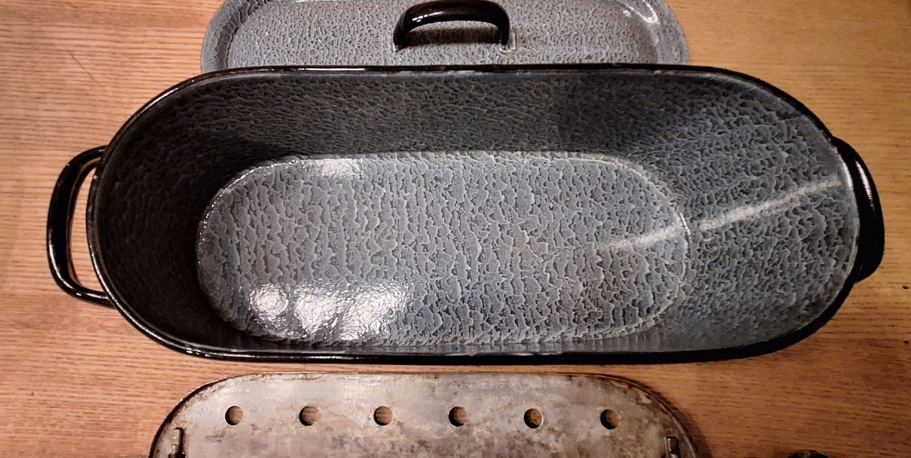 Poêles: Fischbräter aus Emaille grau oval mit Einsatz gebraucht – D'occasion à Adlikon b. Andelfingen par Kraemse 3