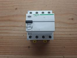 Schneider Electric FI 63A 0.3A 4L
