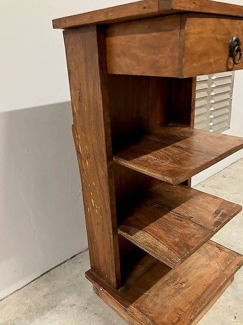 Comodini: Table d'appoint ou table de chevet en bois – Usato da Genolier venduto da Mamati3 3