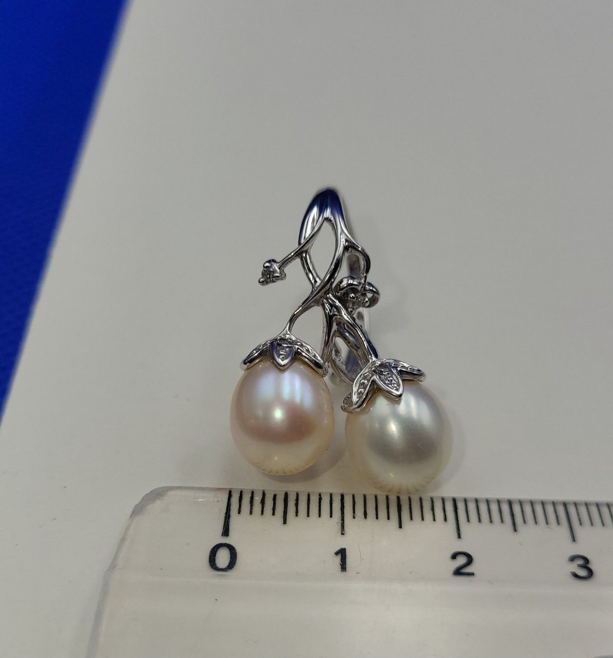 Anelli: 585 Weiss Gold Ring Mit Brillanten Und  Perlen – Usato da Wald ZH venduto da Aniade 1