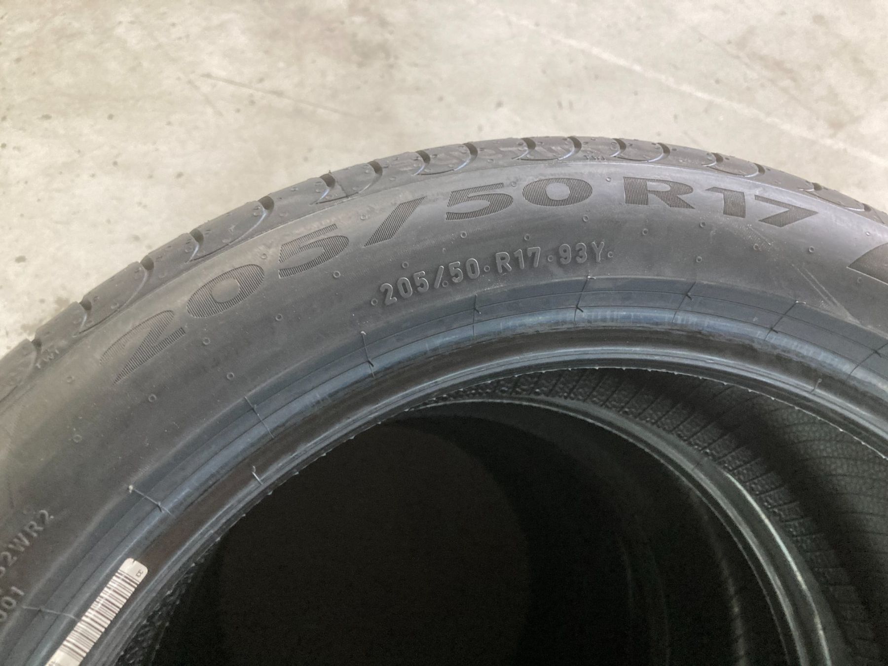 Pneus & Kompletträder: 205/50R17 Sommerpneu Pirelli – Neu und originalverpackt aus Cham von WB2223 3