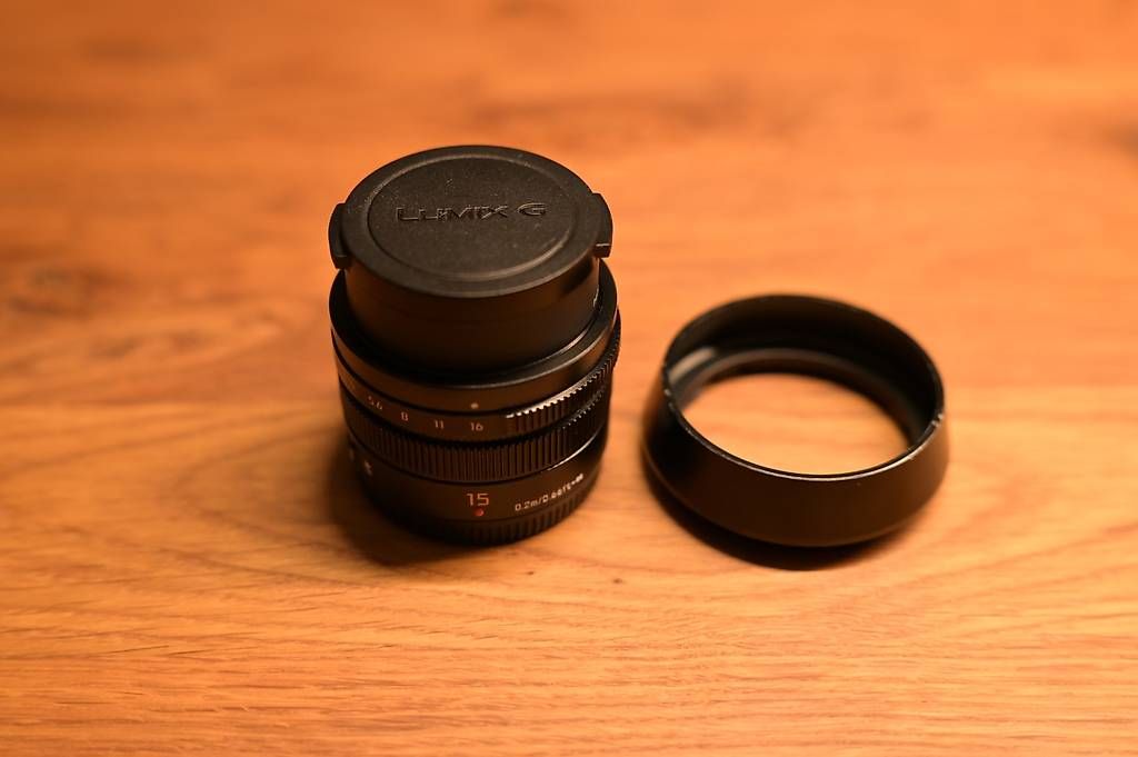 Panasonic Obiettivi: Lichtstarkes Panasonic 15mm f1.7 Weitwinkel Objektiv – Usato da Dübendorf venduto da seadart 3