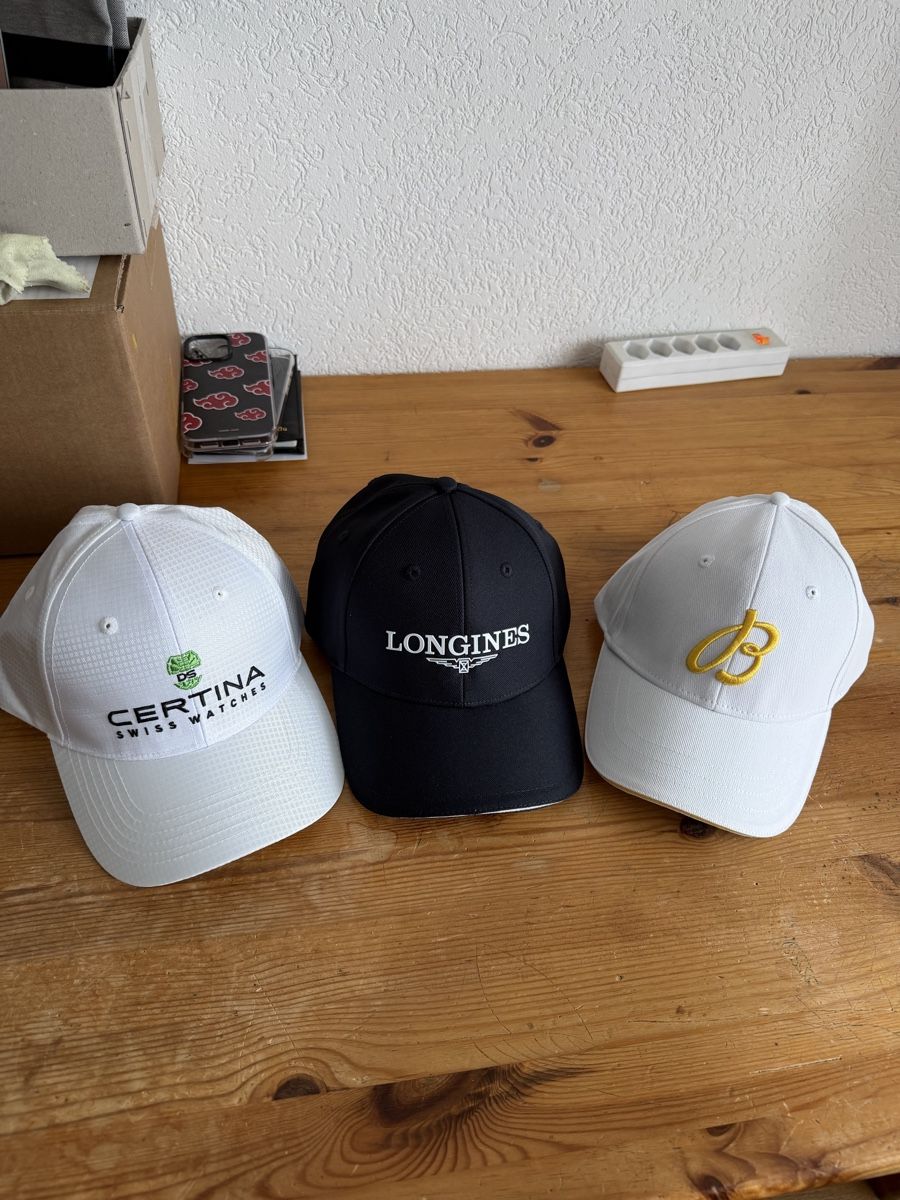 Copricapi, berretti & cappellini: Lot de casquette  – Nuovo e nell'imballaggio originale da La Chaux-de-Fonds venduto da mih_t8qk