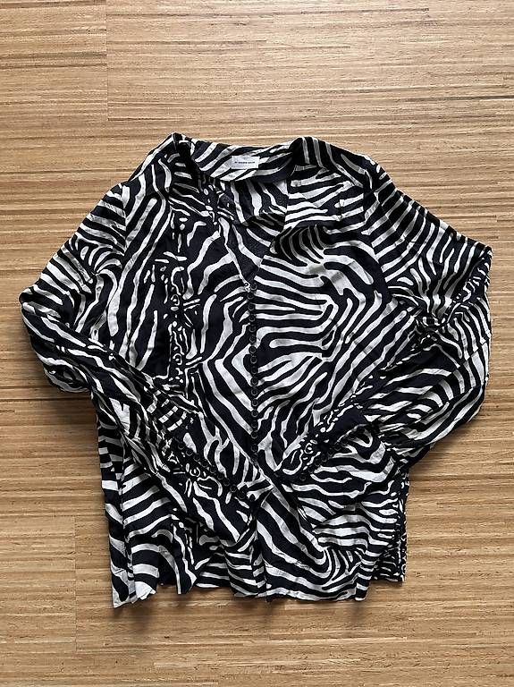 Blusen: By Malene Birger Bluse mit Zebra-Print – Neu und originalverpackt aus Küsnacht ZH von bonitalina