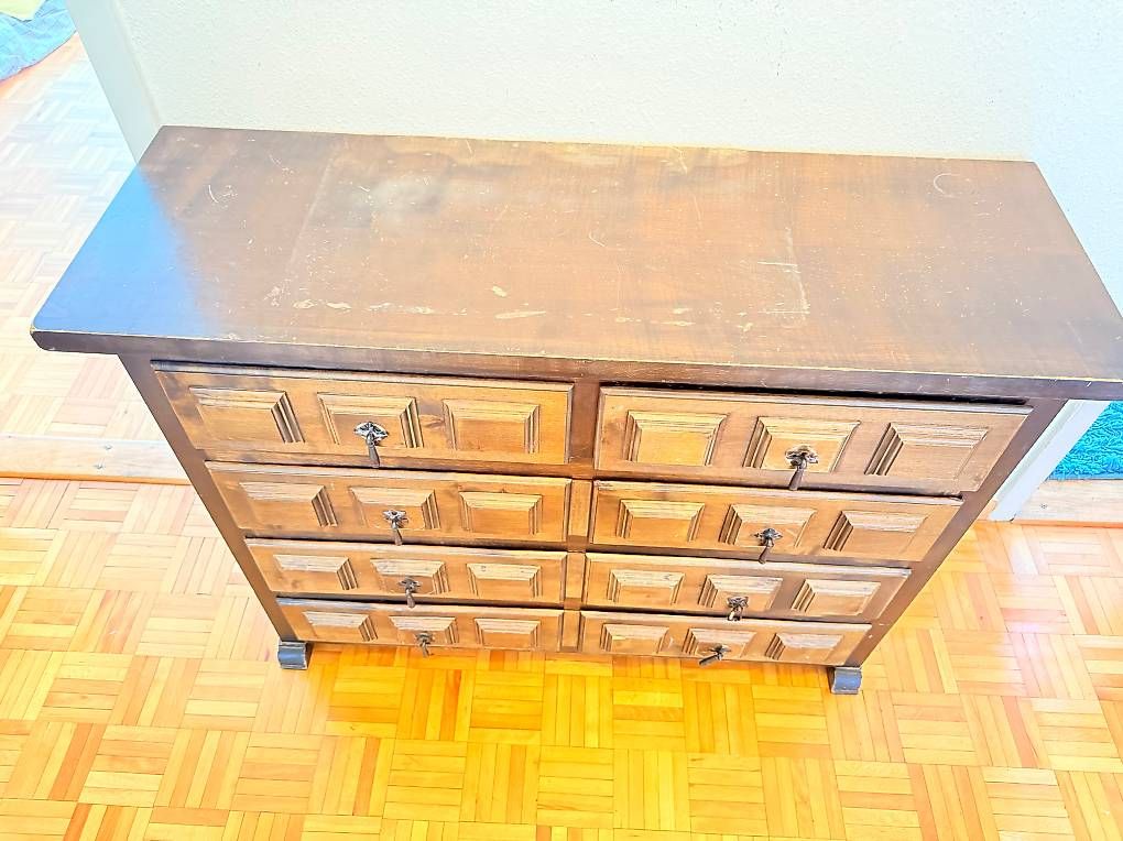 Cassettiere: Commode en bois massif 8 tiroirs  Bon état – Usato da Les Avanchets venduto da myc_ggb6 1